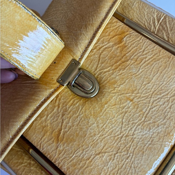 Vintage yellow pleather bag - Picture 6 of 7